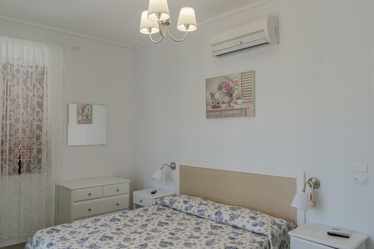 Hotel Santa Rosalia Marina di Camerota Eksteriør billede