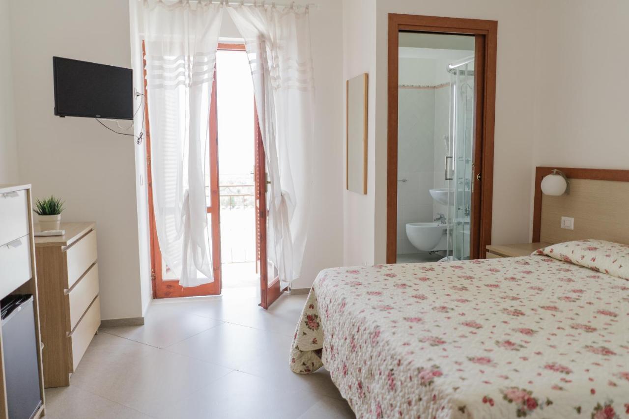 Hotel Santa Rosalia Marina di Camerota Eksteriør billede